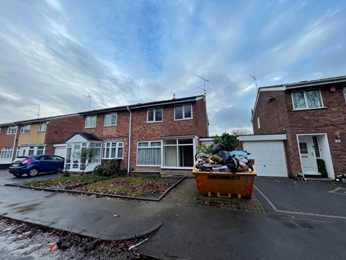 3 Bedroom Semi Detached House To Rent In Vanguard Close, Birmingham, B36