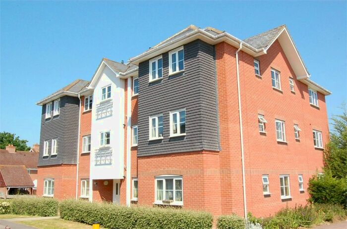 2 Bedroom Flat To Rent In Doctors Acre, Hook RG27