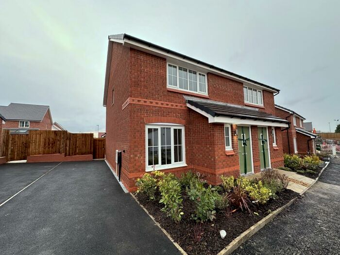 3 Bedroom Semi-Detached House To Rent In Fairground Road, Manchester, M18