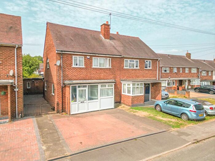 3 Bedroom Semi-Detached House For Sale In Fir Tree Grove, Nuneaton, CV11
