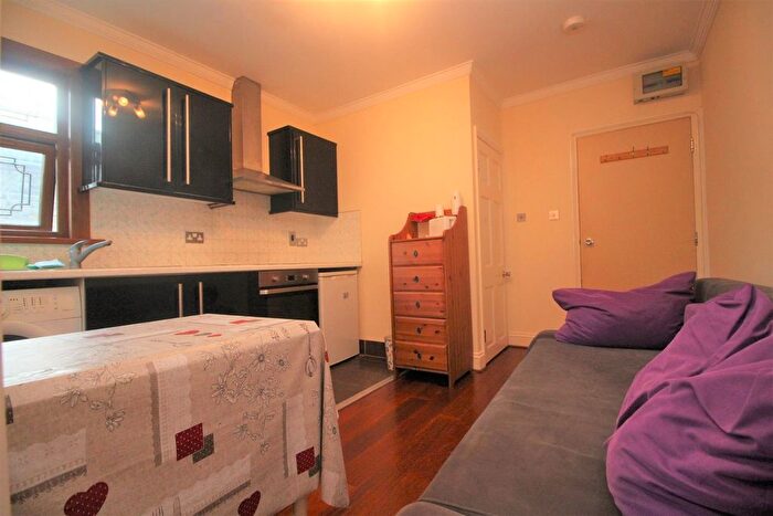1 Bedroom Flat To Rent In (Bills Included) Orford Road, Walthamstow, E17