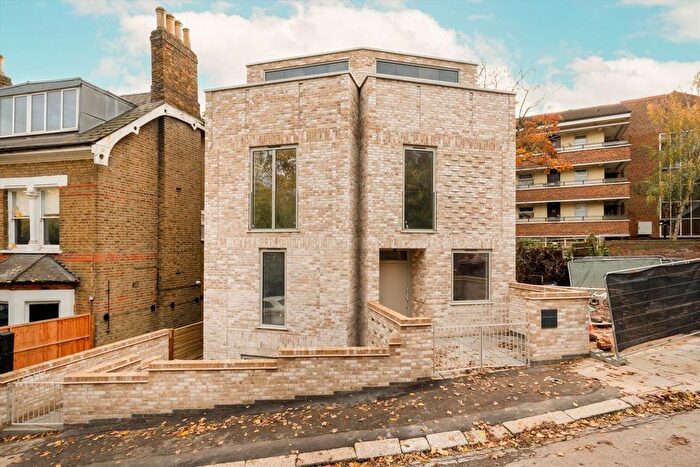 4 Bedroom Semi Detached House For Sale In Blythwood Road, London, N4