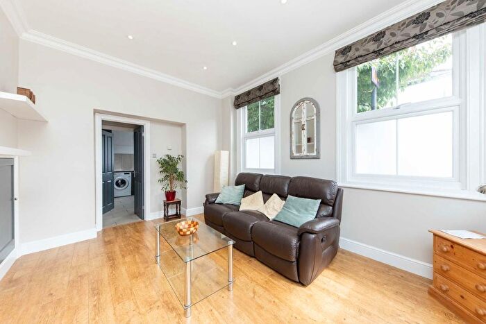 2 Bedroom Property To Rent In Glenthorne Road, Hammersmith, W6