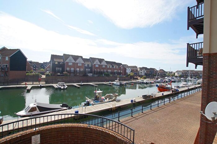 2 Bedroom Flat For Sale In Daytona Quay, Eastbourne, BN23