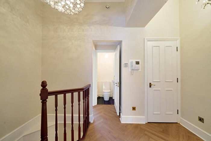 2 Bedroom Apartment To Rent In Dorset Square, London, NW1