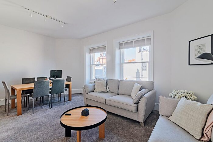 2 Bedroom Flat To Rent In Charing Cross Road, Covent Garden, WC2H
