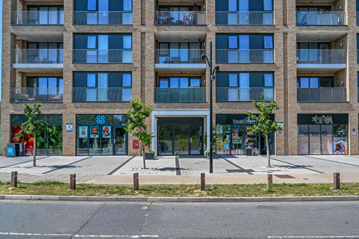 2 Bedroom Flat For Sale In Lakeside Drive, Park Royal, London, NW10
