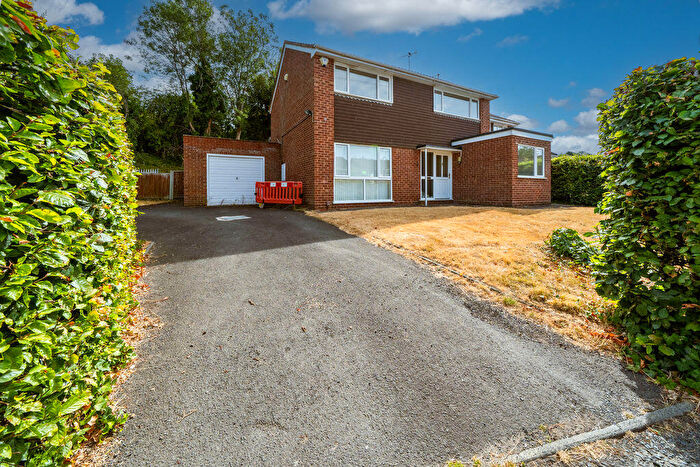 3 Bedroom Detached House For Sale In Arlington Court, Oldswinford, Stourbridge, DY8