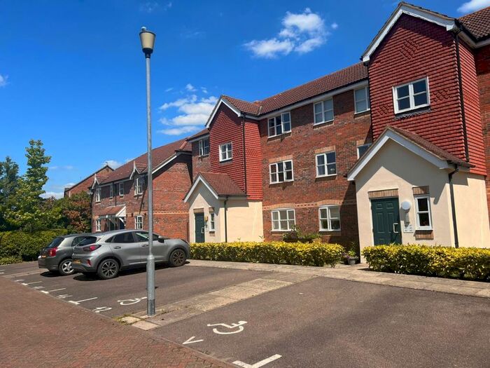 1 Bedroom Apartment To Rent In Whitehead Way, Aylesbury, HP21