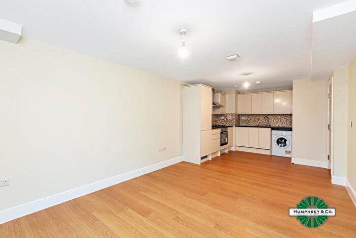 2 Bedroom Flat To Rent In Cameron Road, Ilford, IG3