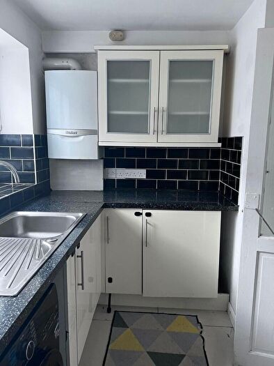 3 Bedroom Flat To Rent In Crescent Road, London, E6
