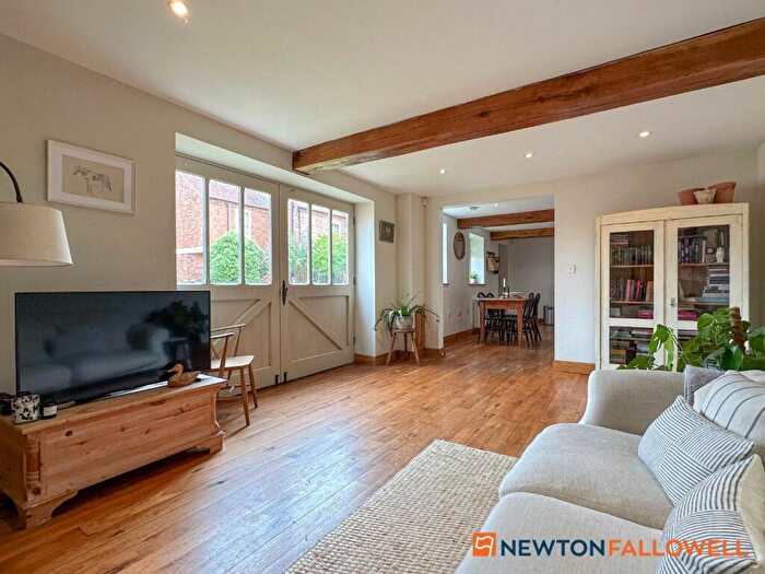 2 Bedroom Barn Conversion For Sale In Willoughby Court, Norwell, NG23