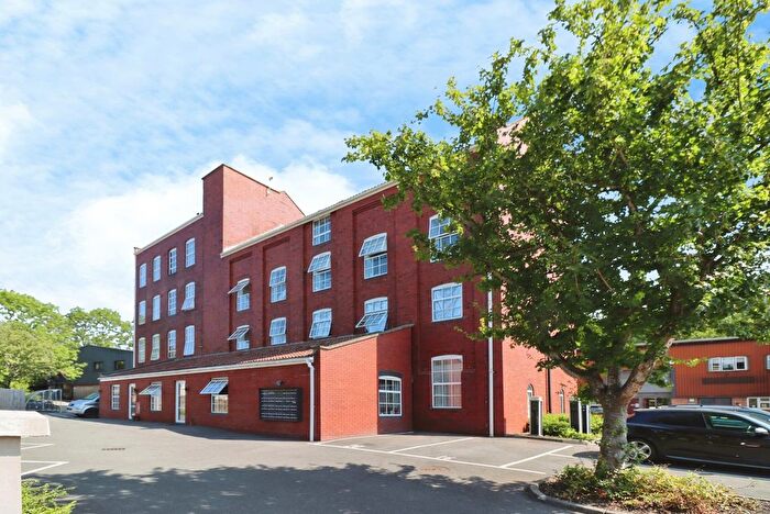 1 Bedroom Flat For Sale In Chapel Lane, Warmley, Bristol, BS15