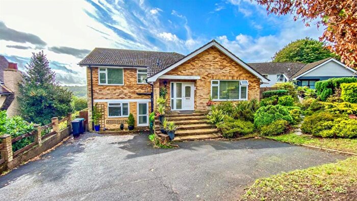 6 Bedroom Detached House For Sale In Burntwood Lane, Caterham, CR3