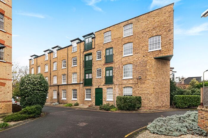 1 Bedroom Flat For Sale In Park Road, Bromley, BR1