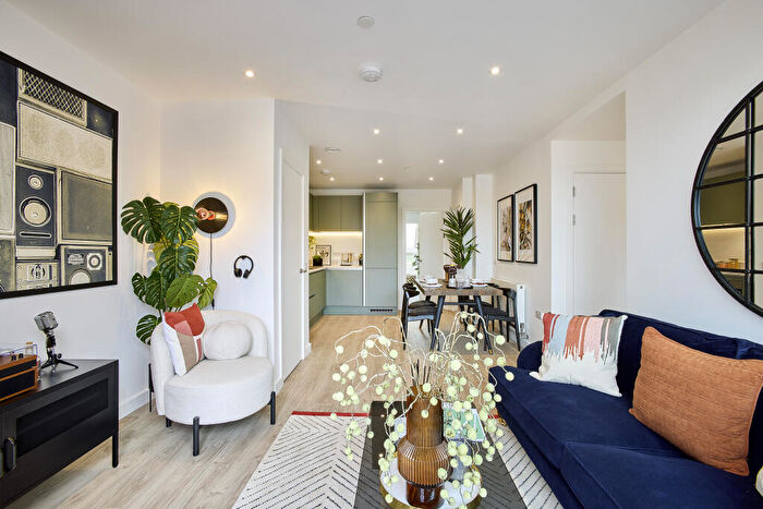 3 Bedroom Flat For Sale In Millwright Apartments, Marshgate Lane, London, E15