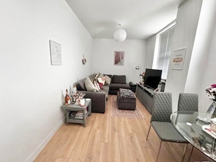 1 Bedroom Flat To Rent In High Street North, Poole, BH15