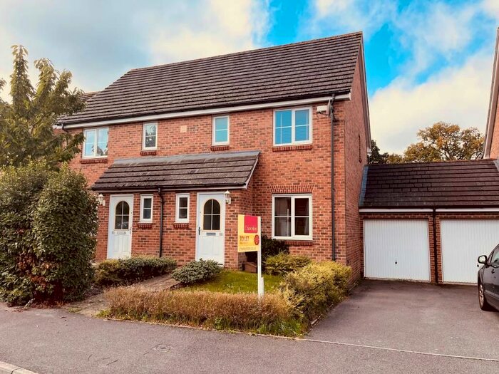 3 Bedroom Semi-Detached House To Rent In Wokingham, Berkshire, RG41