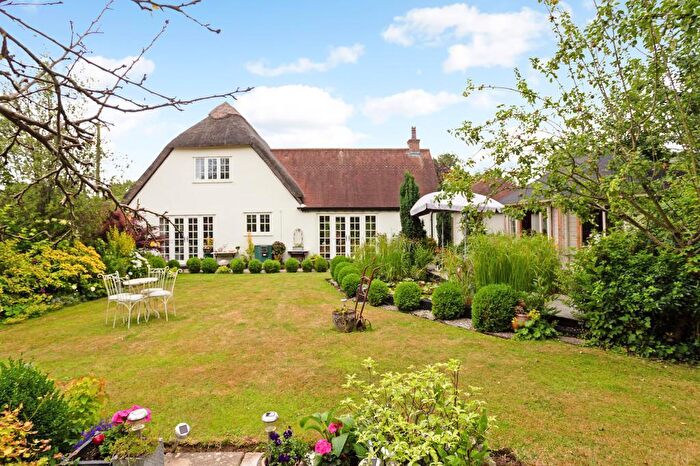 4 Bedroom Detached House For Sale In Holtwood, Wimborne, Dorset, BH21