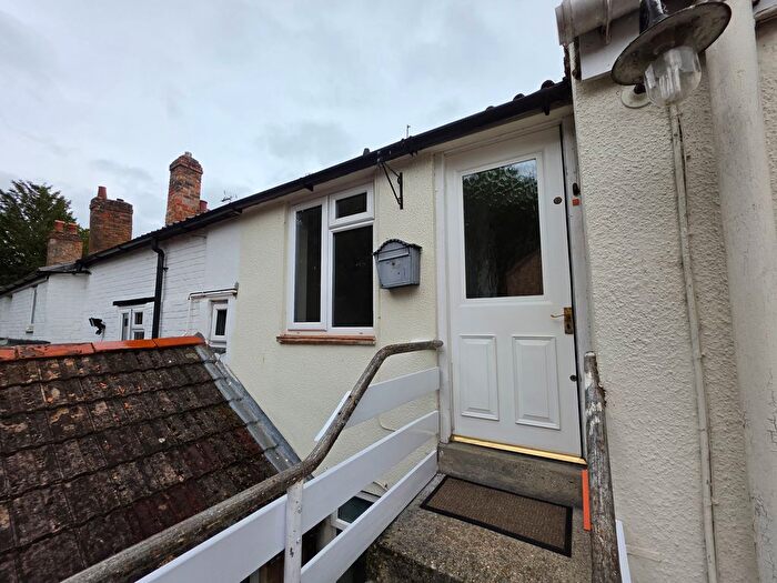 2 Bedroom Flat To Rent In Staplegrove Road, Taunton, TA1