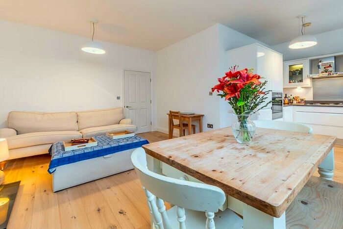 2 Bedroom Flat To Rent In Hillmarton Road, Caledonian Road, N7