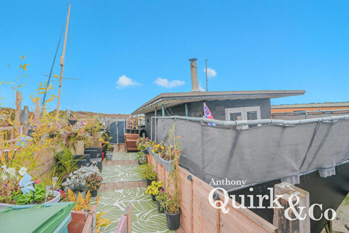 3 Bedroom House Boat For Sale In Point Road, Canvey Island, SS8