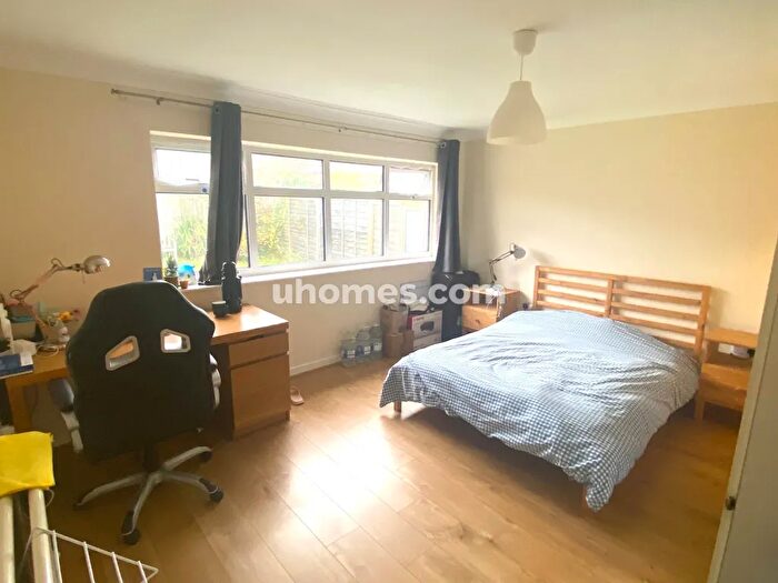 1 Bedroom Flat To Rent In Evesham Walk, Coventry, CV4