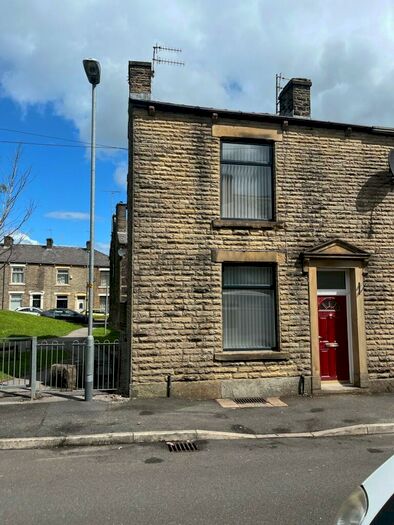 2 Bedroom Terraced House To Rent In Duckworth Street, Oldham, Greater Manchester, OL2