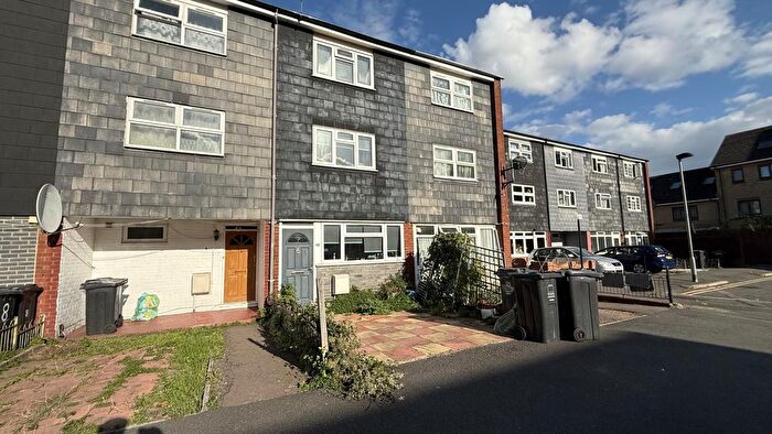 4 Bedroom Property To Rent In Stellman Close, Stoke Newington, E5