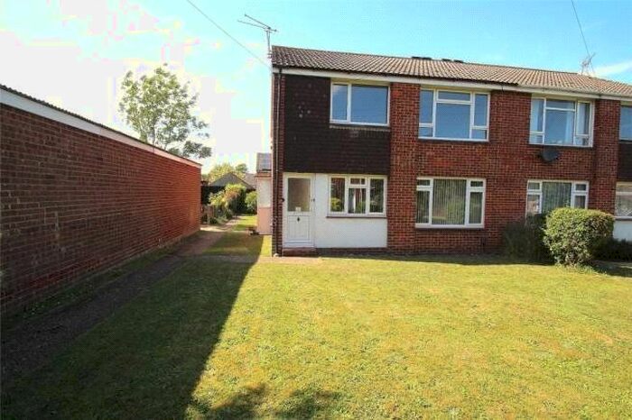 2 Bedroom Maisonette To Rent In Little Kimble Walk, Hedge End, Southampton, Hampshire, SO30