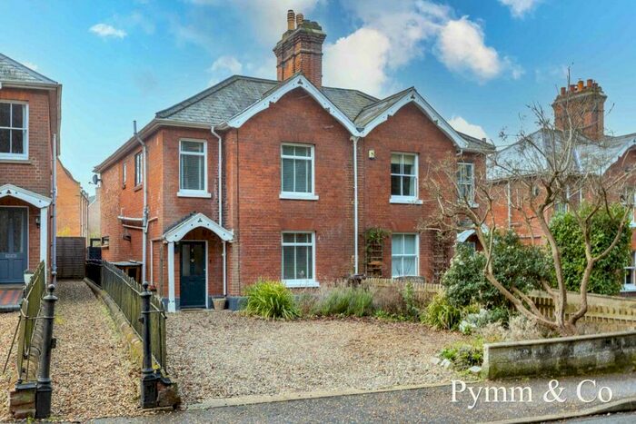 3 Bedroom Semi-Detached House For Sale In Crown Point Villas, Trowse, NR14