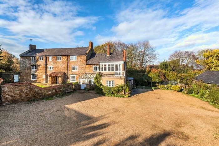 6 Bedroom Detached House For Sale In Back Lane, Hardingstone, Northampton, NN4