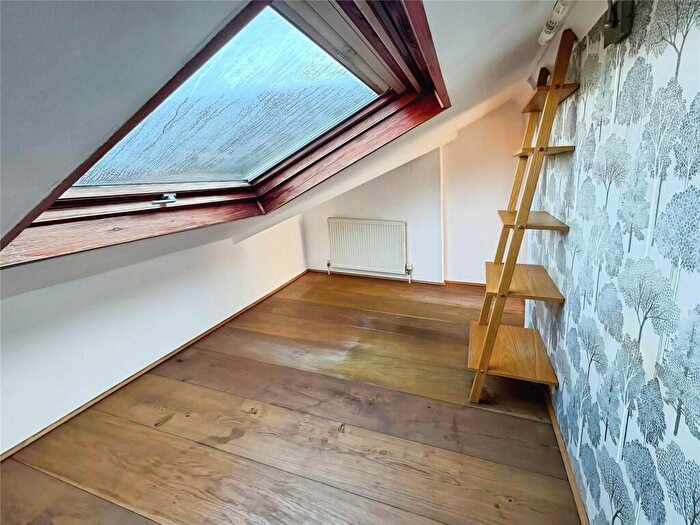 1 Bedroom Flat For Sale In Clyde Road, Wallington, SM6