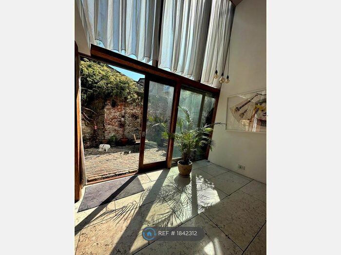 2 Bedroom End Of Terrace House To Rent In Whatcotts Yard, Hackney, N16