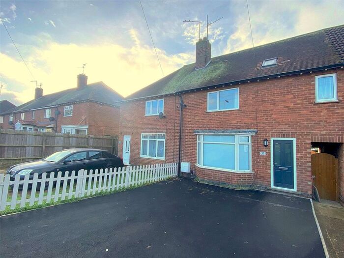 3 Bedroom Terraced House To Rent In Holly Road, Kettering, Northamptonshire, NN16