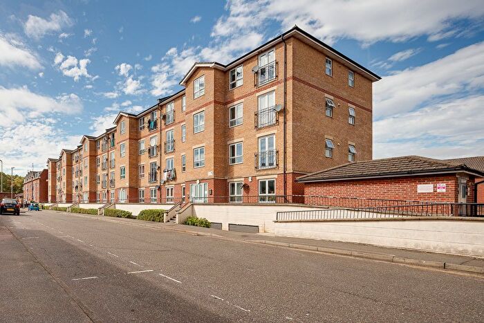 3 Bedroom Flat For Sale In Grove Road, Luton, LU1