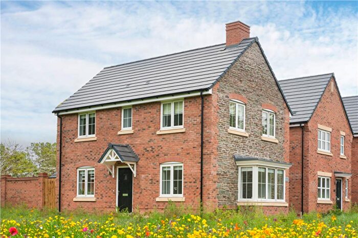 3 Bedroom Detached House For Sale In Morton Way, Thornbury, BS35