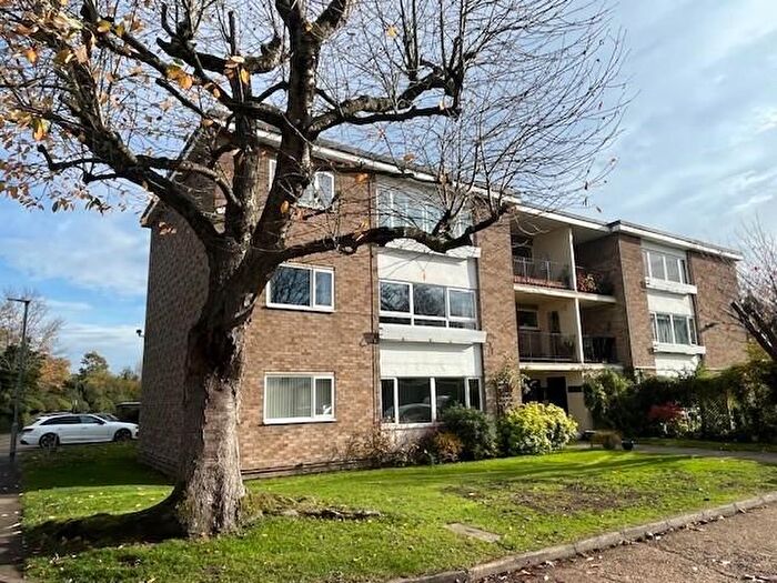 2 Bedroom Flat To Rent In Sycamore Road, Croxley Green, Hertfordshire, WD3