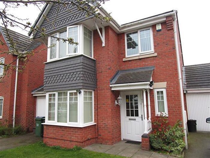4 Bedroom Semi Detached House To Rent In Meyrick Road, West Bromwich, B70