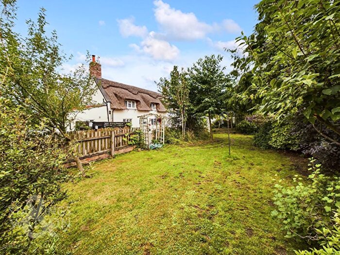 3 Bedroom Cottage For Sale In Scotts Corner, Panxworth, Norwich, NR13