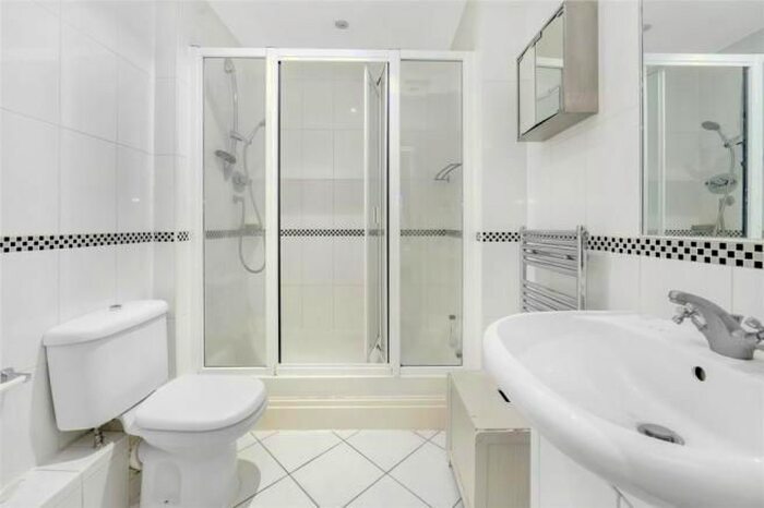 2 Bedroom Flat To Rent In Beckford Close, Kensington, W14