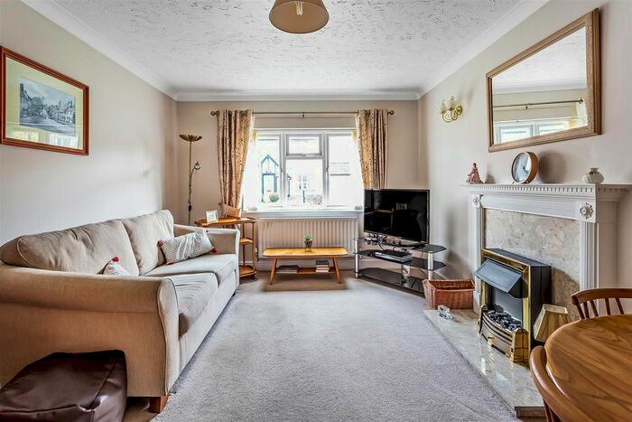 1 Bedroom Flat For Sale In Beatrice Road, Oxted, RH8