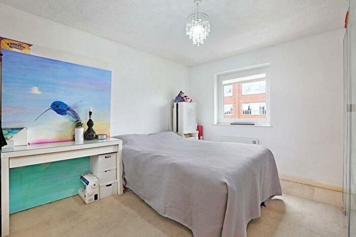 2 Bedroom Flat For Sale In Granville Square, London, SE15