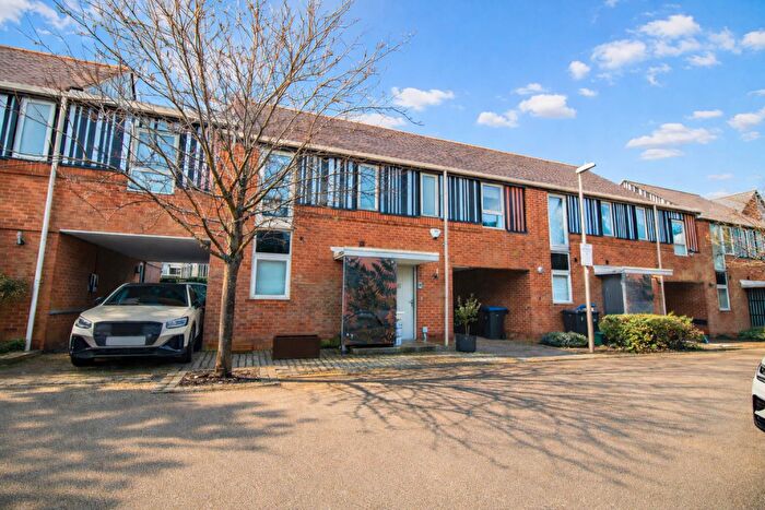 4 Bedroom Link Detached House To Rent In Harrowbond Road, Newhall, Harlow, CM17