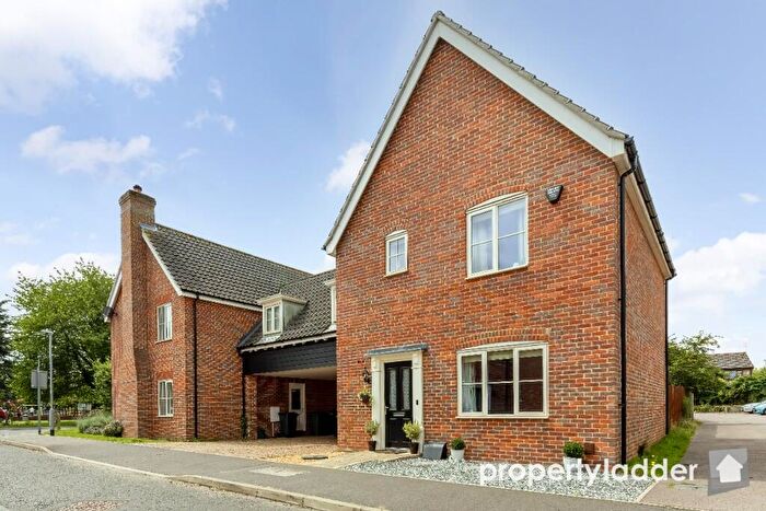 3 Bedroom Link Detached House For Sale In Trafford Way, Spixworth, NR10