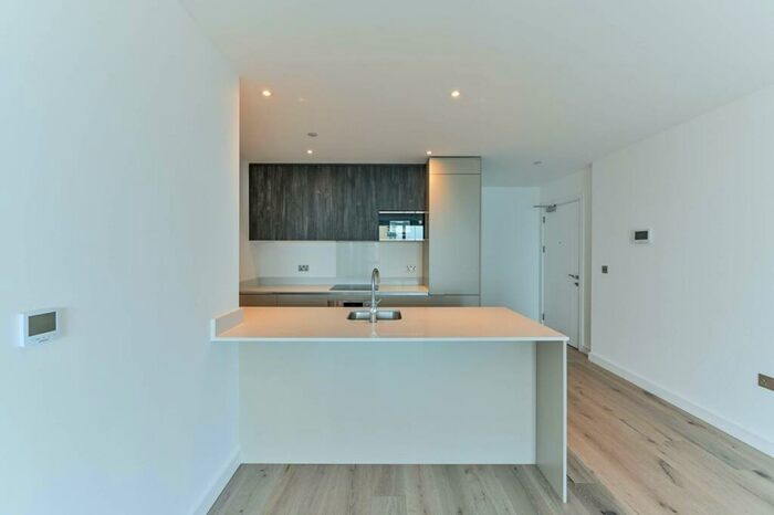 2 Bedroom Flat To Rent In Boulevard Point, Croydon, CR0
