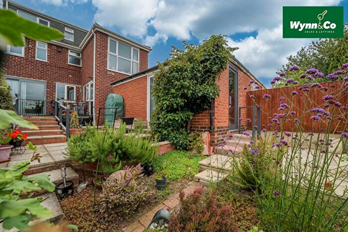6 Bedroom Semi-detached House For Sale In Ashdene Drive, Crofton, Wakefield, WF4