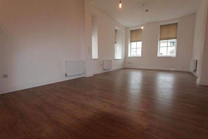 2 Bedroom Apartment To Rent In B Pilmuir Street, Dunfermline, KY12