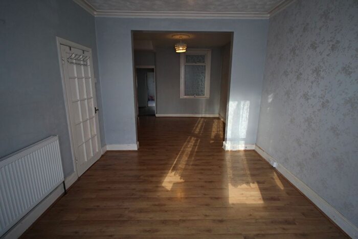 3 Bedroom Terraced House For Sale In Perkins Road, Ilford, IG2