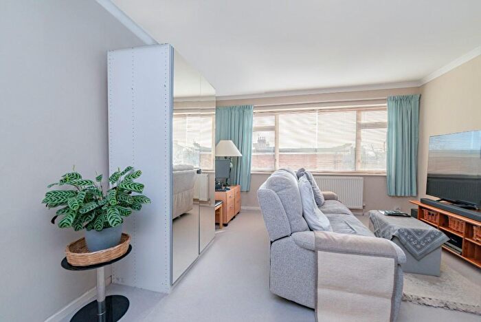 1 Bedroom Flat To Rent In Willesden Lane, London, NW6